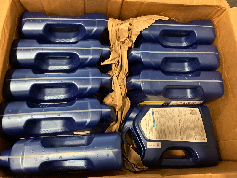 Photo 1 of 9 Count T6 Full Synthetic SAE 5W-40 Diesel Motor Oil 1 Gal