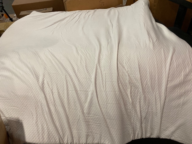 Photo 1 of (King) 3 Inch Gel Memory Foam Mattress Topper with Cooling Cover Ventilated Soft Mattress Pad, Bed Topper, CertiPUR-US Certified, King Size