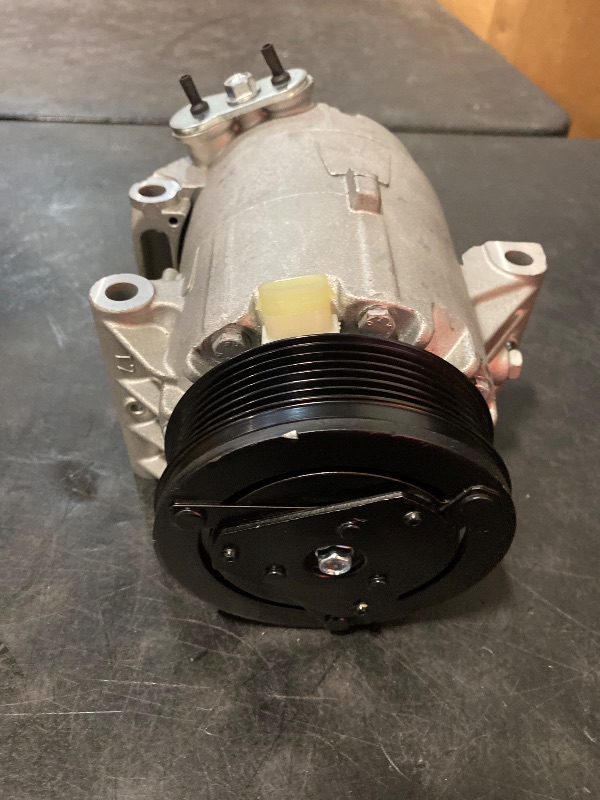 Photo 1 of Car A/C Compressor Compatible With Renault Magane SCeNIC GRAND SCeNIC 1.9L 2.0L 8200457418 8200678499 7711135808 8200940233