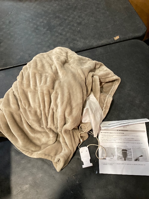 Photo 1 of Brookstone Ultra Soft Plush Electric Heated Throw 4-Heat Settings Built-in Remote, Machine Washable, Grey/White Design (Charcoal)
