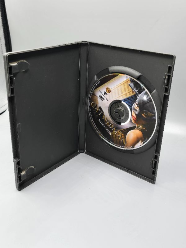 Photo 1 of Halle Berry - Catwoman - Wide Screen Edition 
