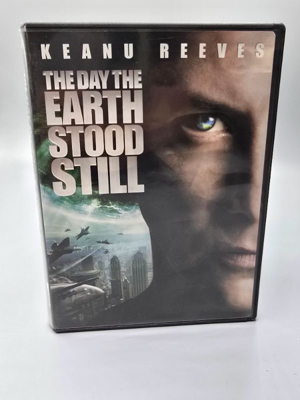 Photo 1 of The Day the Earth Stood Still (Two-Disc Widescreen Edition)