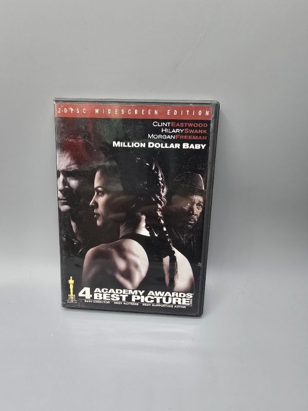 Photo 1 of Million Dollar Baby (Two-Disc Widescreen Edition)