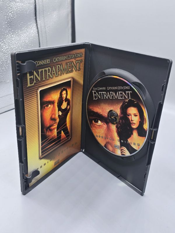 Photo 1 of Entrapment - DVD