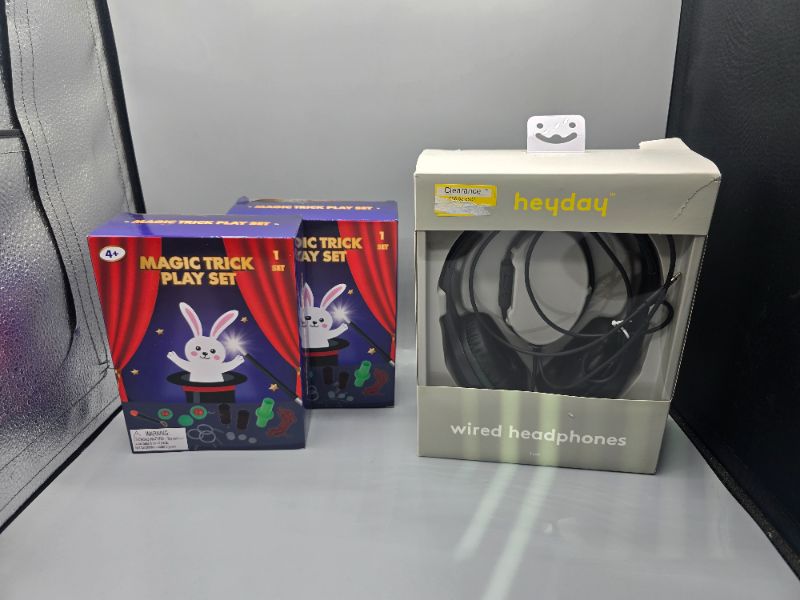 Photo 1 of 3pc Mixed Set - 2 Magic Kits & 1 HeyDay Headphones 