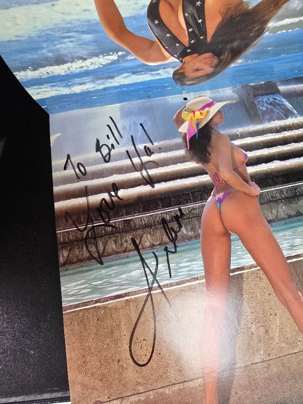 Photo 1 of California's Glamor Girls 1991 Swimsuit Calendar Signed Collectable
