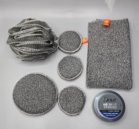 Photo 1 of 7pc Mens Clean Logic & Dove Body Care