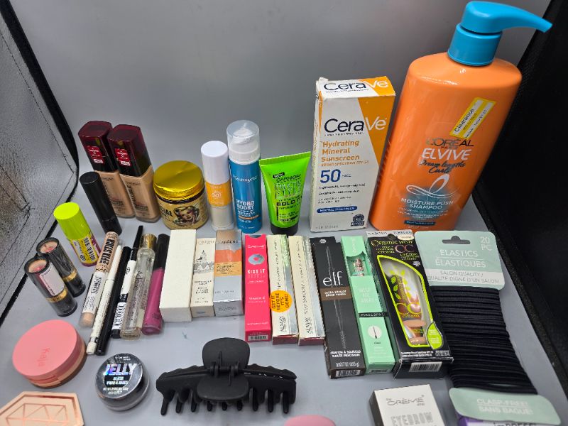 Photo 1 of 41 New, Dissipated & Returned Beauty Items 