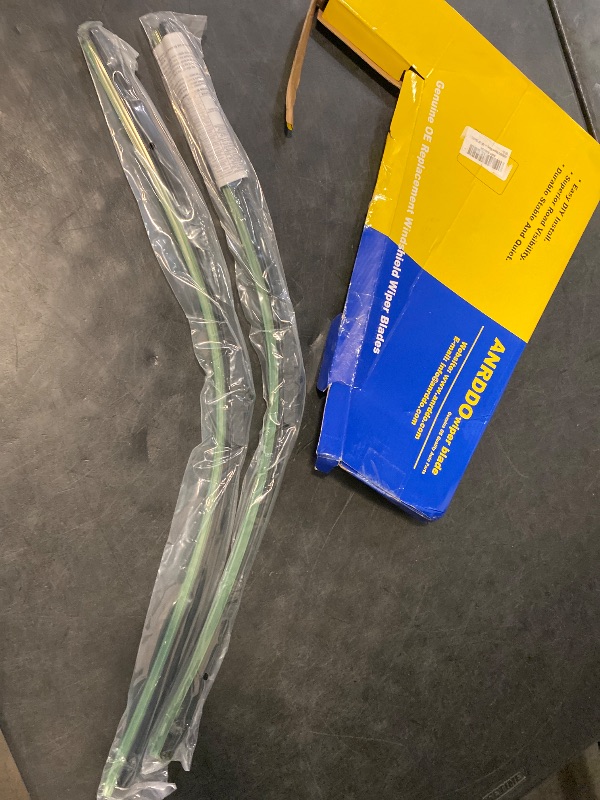 Photo 1 of Wipers Factory Replacement For Audi Q7 2007-08/2015 Original Equipment Windshield Wiper Blade Set 26"+26"?Set of 2) Pinch Tab