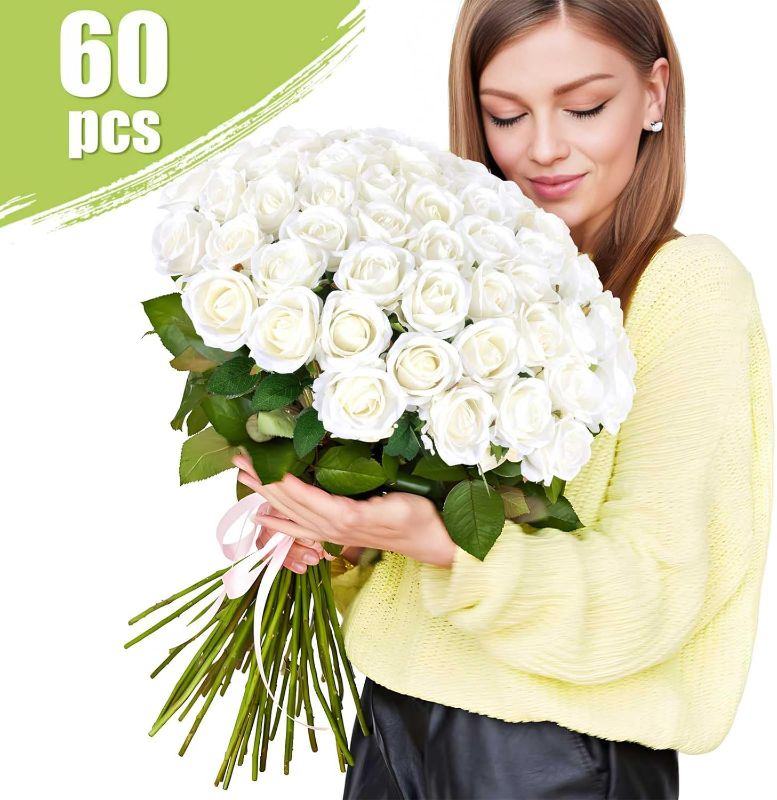 Photo 1 of 60 Pcs Artificial Roses Bulk Velvet Silk White Roses White Roses for Wedding Centerpieces Bridal Bouquet Mohter's Day Valentine's Day Home Decor (60, White)