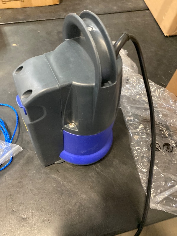 Photo 1 of 1 HP Automatic Submersible Water Pump, Portable Sump Pump with Integrated Float Switch 4000GPH Utility Pumps for Pool Tub Garden Pond Flooded Basement Draining