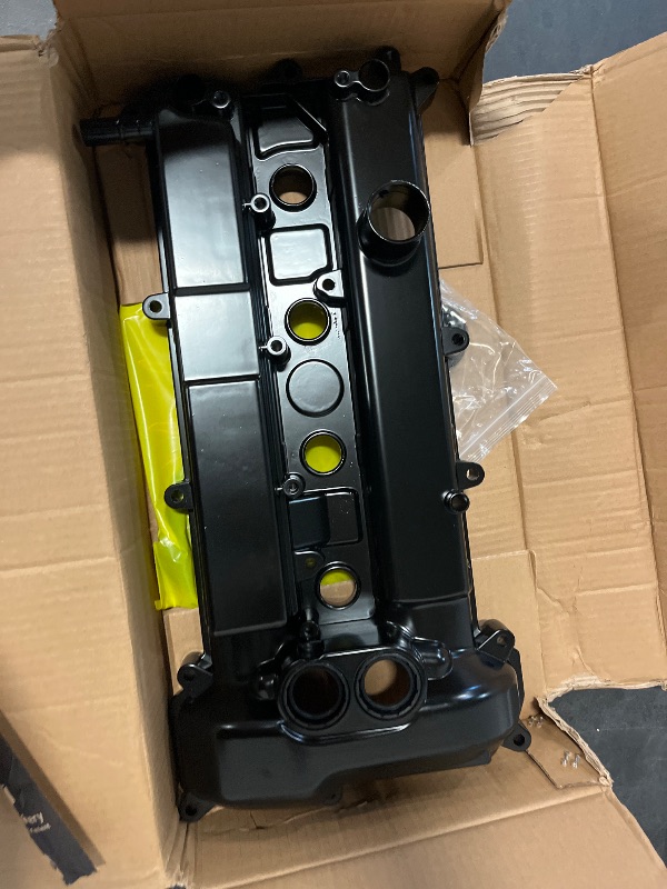 Photo 1 of MITZONE Upgrade Aluminum Valve Cover Compatible with 2012 2013 2014 Ford Focus 2.0L Naturally Aspirated Replace CM5Z6582AH