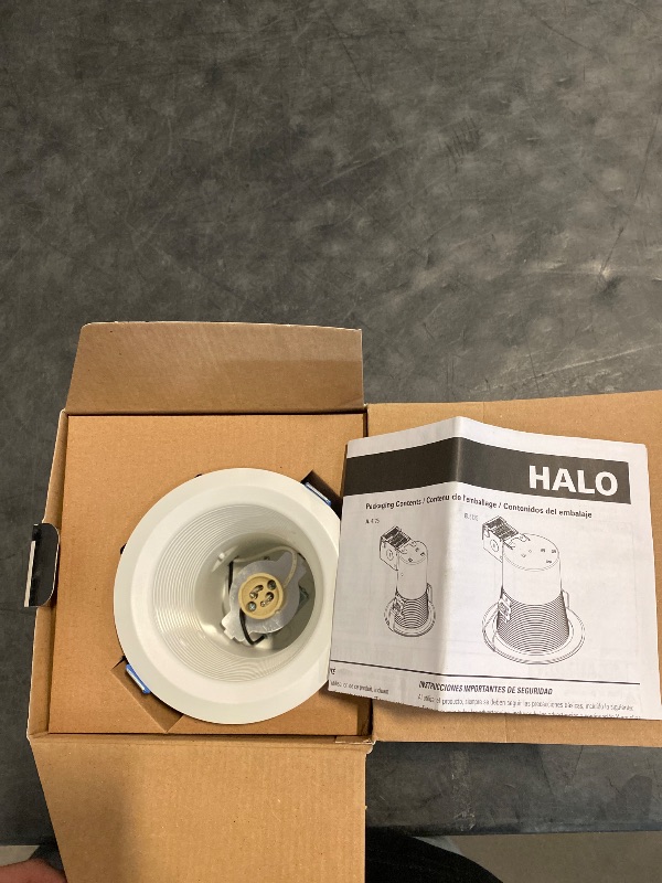 Photo 1 of HALO CEZ4125GU10WBICAT Lamp-Based Direct Mount Recessed Light Canless EZ-Trim 4 inch White