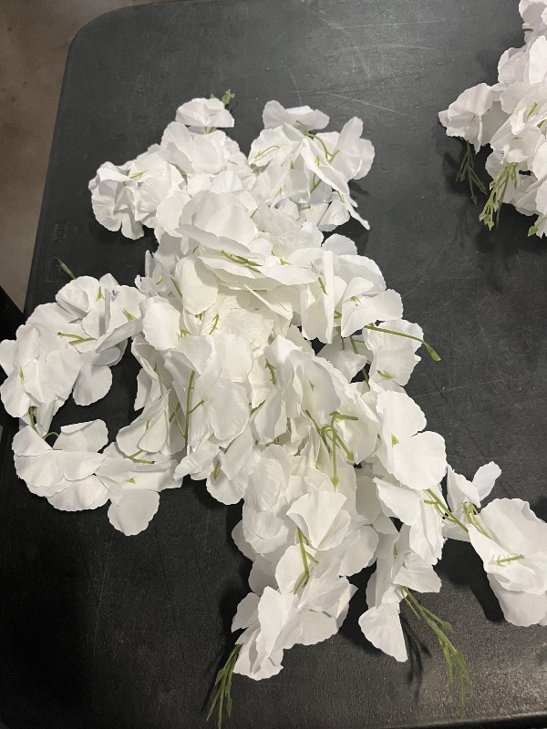 Photo 1 of IBWell 12 Strands 40 inch White Fake Wisteria Hanging Flowers Wall Flowers Fake White Flowers Wisteria Flowers White Faux Flowers Artificial Wisteria for Flower Arrangements

