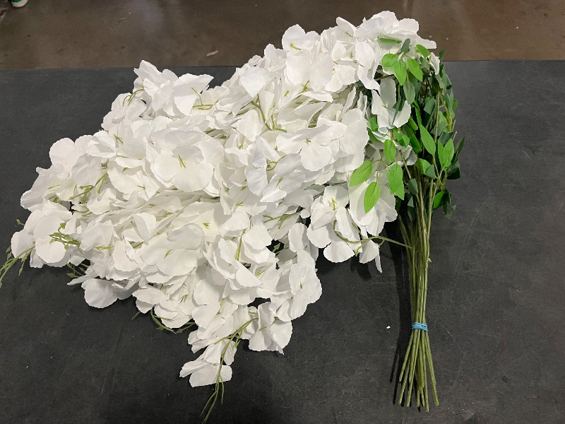 Photo 1 of IBWell 12 Strands 40 inch White Fake Wisteria Hanging Flowers Wall Flowers Fake White Flowers Wisteria Flowers White Faux Flowers Artificial Wisteria for Flower Arrangements
