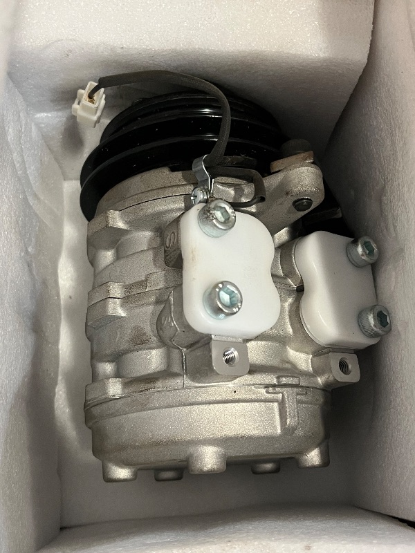 Photo 1 of T0070-87290 447200-7443 A/C AC Compressor 12V 10P08E for Kubota L3600 L3710 L4200 L4310 L4610 M4900 M5700 M6800 M8200 M9000 Tractors
