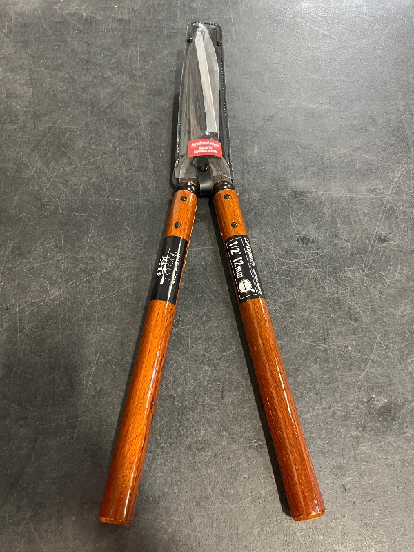 Photo 1 of SUIZAN Hedge Shears 22.6" - Professional Japanese Garden Clippers for Precise Trimming Gardening Tools
