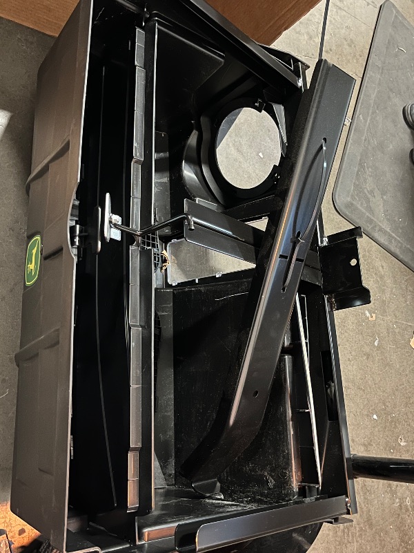 Photo 1 of John Deere 42in Twin Bagger for 100 Series Tractor