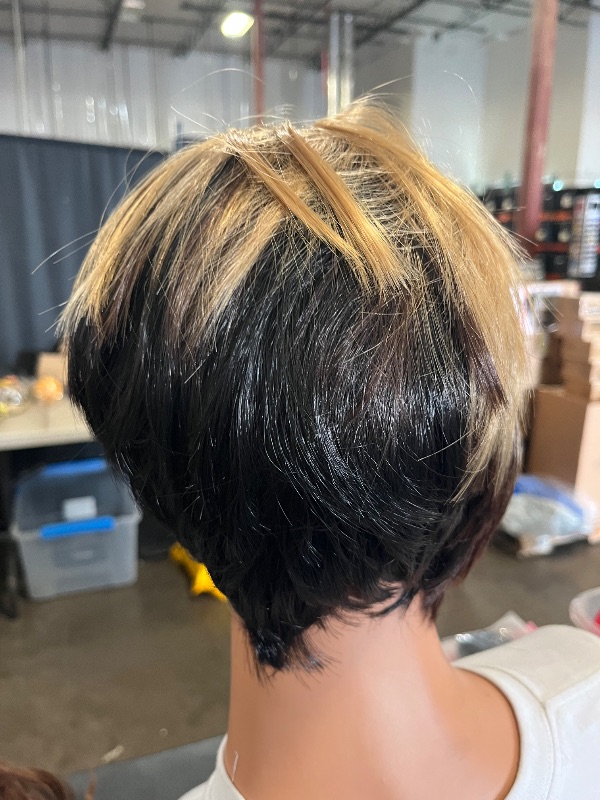 Photo 1 of Pixie Cut Wig for Women Synthetic Short Wigs Blonde Straight Short Bob Wigs with Bangs 1B-4-27 Color Hair (Black Brown Honey)