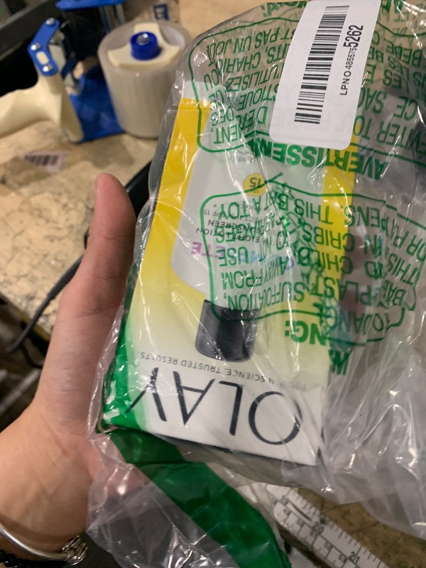 Photo 1 of ***ONLY 1***    Olay Face Moisturizer, Complete with Sunscreen SPF 15, Daily Facial Lotion for Normal Skin, Lightweight Hydrating Broad Spectrum Sun Protection - Vitamin C, E, and Niacinamide - 6 Oz 2 Pack