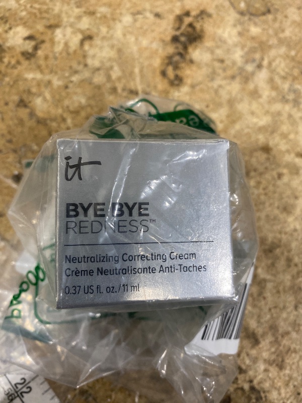 Photo 1 of *** HALF USED*** IT Cosmetics Bye Bye Redness Full Coverage Color Correcting Cream (Light Beige) - Redness Neutralizing Tinted Face Moisturizer, 12HR Hydration, Hyaluronic Acid, Colloidal Oatmeal - 0.37 fl oz