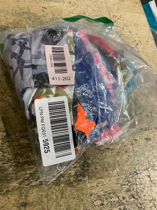 Photo 1 of (missing items) 14 Pairs Arm Sleeves for Kids UV Sun Protection Cooling Arm Compression Cover Boys Baseball Football Basketball Sport(3-7 Age,Novel Color)