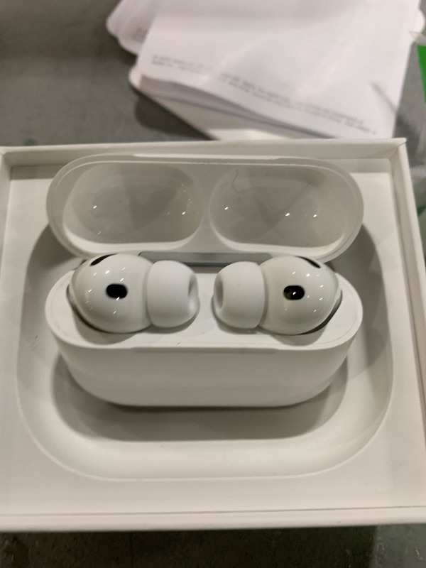 Photo 1 of WONT HOLD CHARGE --------------------------------------Apple AirPods Pro 3 Wireless Earbuds, Active Noise Cancellation, Live Translation, Heart Rate Sensing, Hearing Aid Feature, Bluetooth Headphones, Spatial Audio, High-Fidelity Sound, USB-C Charging