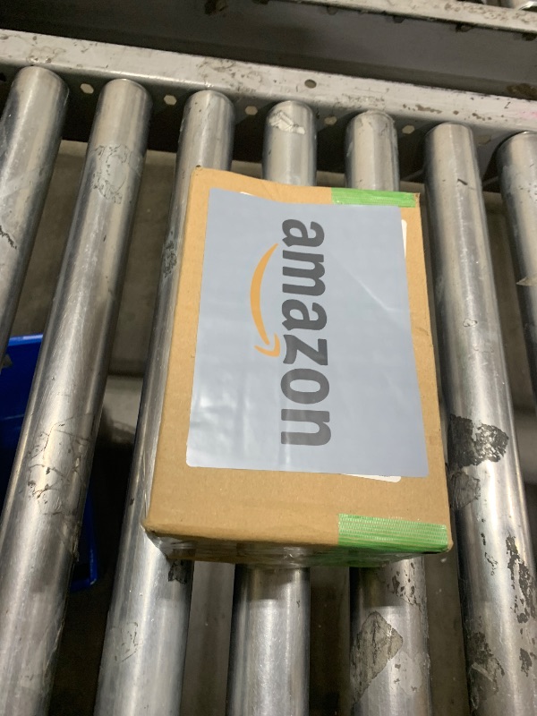 Photo 1 of **INCOMPLETE** Golf Grip Kit for Regripping Golf Clubs, Golf Club Regripping Kit.Include Retractable Hook Blade, Tapes Strips (2"x 10"), Grip Tape Remover, Bench Vise & Rubber Clamp (Solvent Not Included)