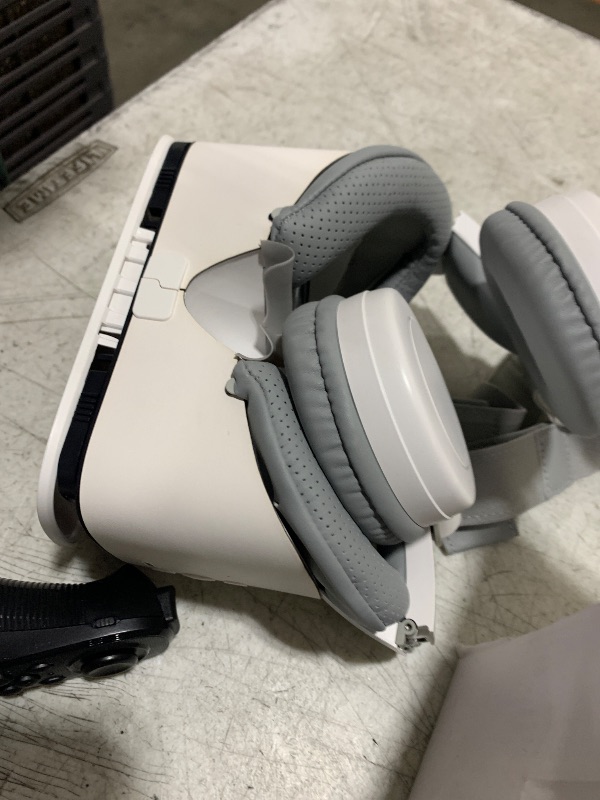 Photo 1 of VR Virtual Reality Headset, 3D VR Set VR Glasses Kit w/Remote for Adults & Kids Play 3D Movies Video Games, VR Goggles Compatible with iPhone 16 15 14 13 12 Pro Samsung Galaxy S25 S22 S21 etc, White