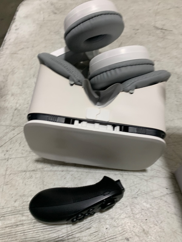 Photo 1 of VR Virtual Reality Headset, 3D VR Set VR Glasses Kit w/Remote for Adults & Kids Play 3D Movies Video Games, VR Goggles Compatible with iPhone 16 15 14 13 12 Pro Samsung Galaxy S25 S22 S21 etc, White