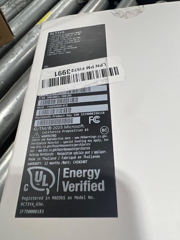 Photo 1 of ASUS ROG Xbox Ally – 7” 1080p 120Hz Touchscreen Gaming Handheld, 3-month Xbox Game Pass Premium included, AMD Ryzen Z2 A, 16GB RAM, 512GB SSD, White