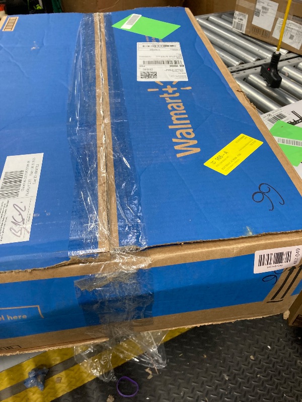 Photo 1 of 1 Pack 3 FT Pre-Lit Christmas Tree w/ 70 Lights 163 Tips, Hinged Artificial Holiday Xmas Christmas Decoration, Green