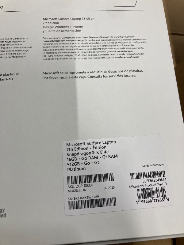 Photo 1 of [FRENCH] Microsoft Surface Laptop (2024), Windows 11 Copilot+ PC, 13.8" Touchscreen Display, Snapdragon X Elite (12 core), 16GB RAM, 512GB SSD Storage, Platinum