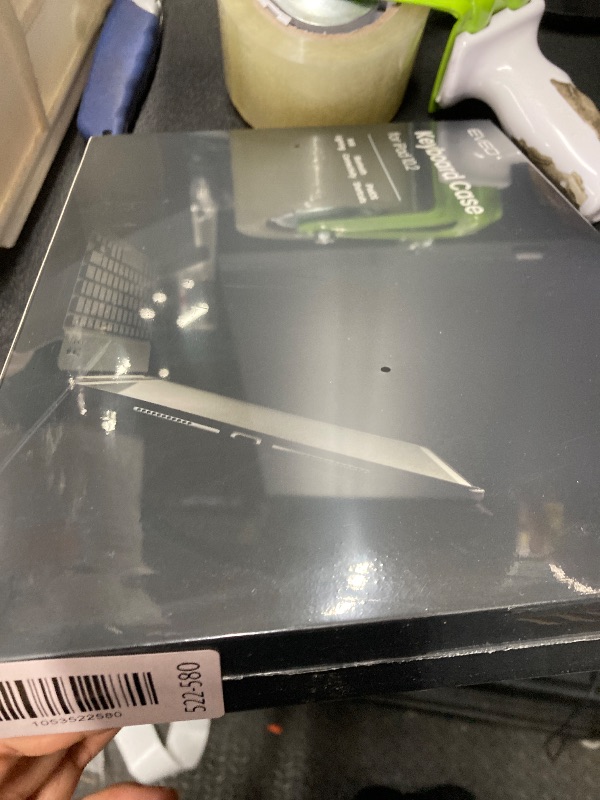 Photo 1 of  ** FACTORY SEAL ** 
 iPad Case with Keyboard 10.2'' - iPad 9th Generation Case with Keyboard (2021) - for iPad Case 9th Generation/8th Gen/7th, Built-in Pencil Holder-Black