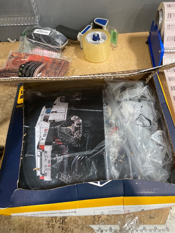 Photo 1 of ** PARTS ONLY ** UNCLE BRICK Hummer Off-Road Remote Control Car Building Blocks,1:8 MOC Remote Control Car Building Blocks,with Technic Motorize Set for Boys Age 8-12 Gift(3088pcs)