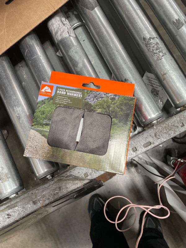 Photo 1 of ***ONLY 1 FUNCTIONAL***
Ozark Trail 2 Pack 10400mAh Rechargeable Portable 3 Temp Hand Warmer for Camping