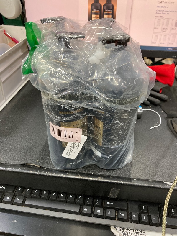 Photo 1 of ****** PACK OF 2*****TRESemmé Rich Moisture Shampoo and Conditioner 2 Count Rich Moisture for Dry Hair Formulated With Vitamin E and Biotin 28 oz