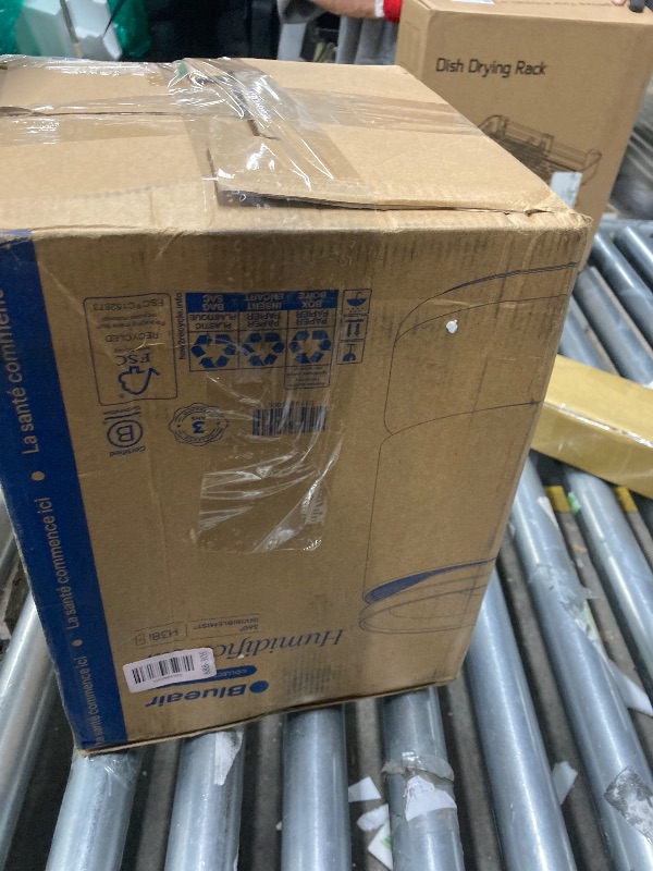 Photo 1 of ***IT IS USED, IT IS UNKNOWN IF ANY PARTS ARE MISSING, AND IT IS UNKNOWN IF IT WORKS 100%.****BLUEAIR Room Humidifier - DreamWell - 48Hr Top-Fill Mist-Free InvisibleMist Technology Aroma Stone for Essential Oils and Soothing Mood Lighting - Quiet Operatio