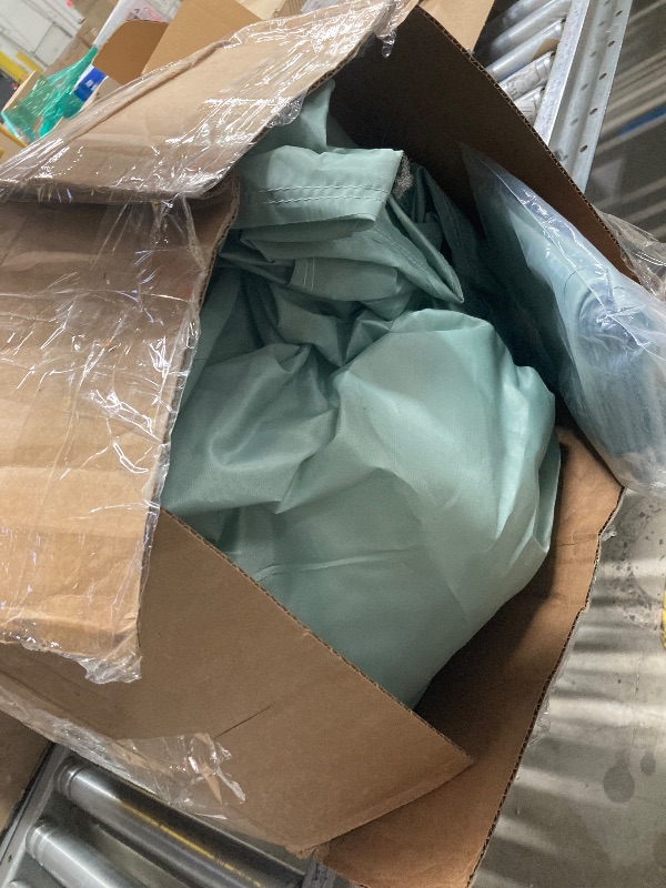 Photo 1 of 1 Door Inflatable Photo Booth, 8.2ftx8.2ft Portable 16 Colors Dimmable Shooting Inflatable Photo Booth Enclosure with Blower, for Wedding Party Events Birthday Bars (White)