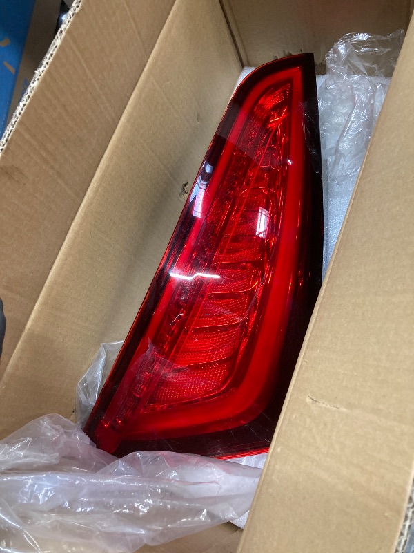 Photo 1 of *Small scratches on the light* Dasbecan Driver Side Tail Light Compatible with 2013 2014 2015 2016 2017 Audi Q5 Rear Left Taillght LED Replaces# 8R0945093D Red Signal 4Pins