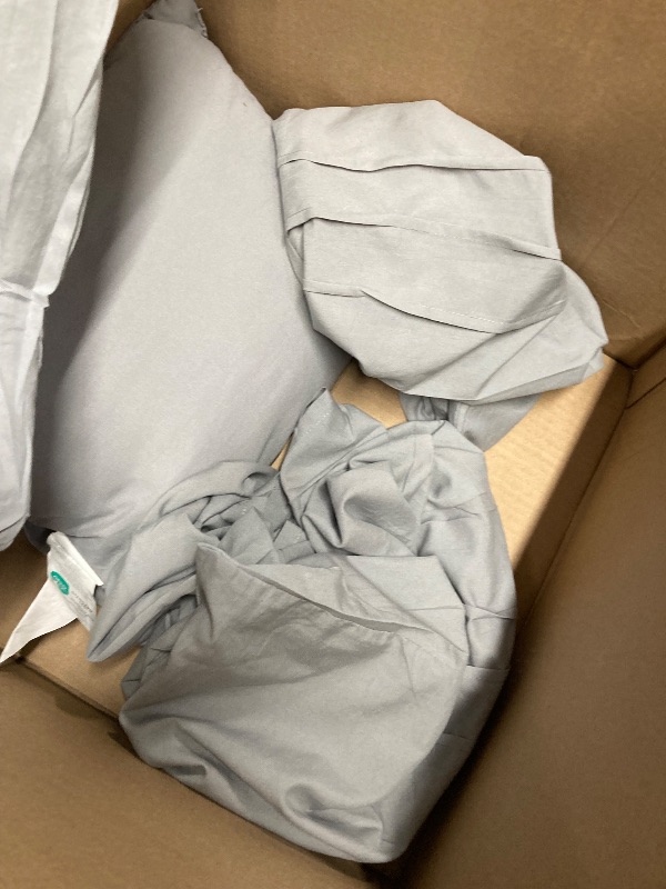 Photo 1 of *Please clean* Cozy by Bedsure, Gray Queen set, Comforter, pilow cases and decor pillow
