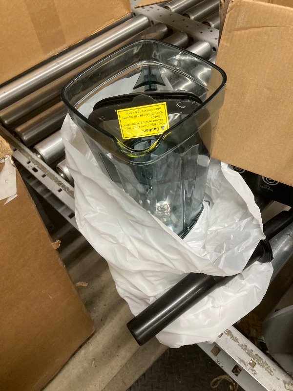 Photo 1 of *PARTS ONLY* *Piece broken* 2025 Enhanced -Smoothie Blender?2000W German Nano-class Super Motor??6 Military Grade Titanium Steel Blades?3-Second Quick Ice Crushing, Professional Blender for ice Smoothies and Milkshakes (Gray)