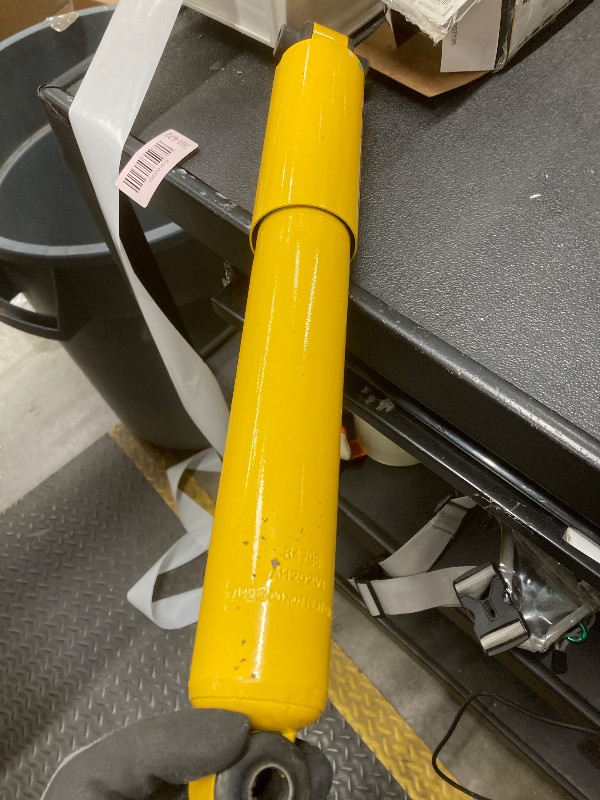 Photo 1 of *Scratched/Paint spots* Monroe Gas-Magnum 34798 Suspension Shock Absorber for Chevrolet K1500