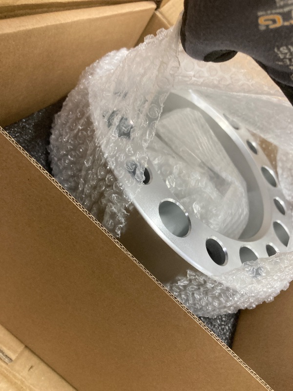 Photo 1 of *Small scratches* Orion Motor Tech 8x6.5 Wheel Spacers, 2 Inch Wheel Adapters with Studs Compatible with 1994-2011 Dodge Ram 2500 3500 1988-1998 Ford F250 F350, 8x165.1 Wheel Spacer Kit with 130 mm Hub Bore, Set of 4