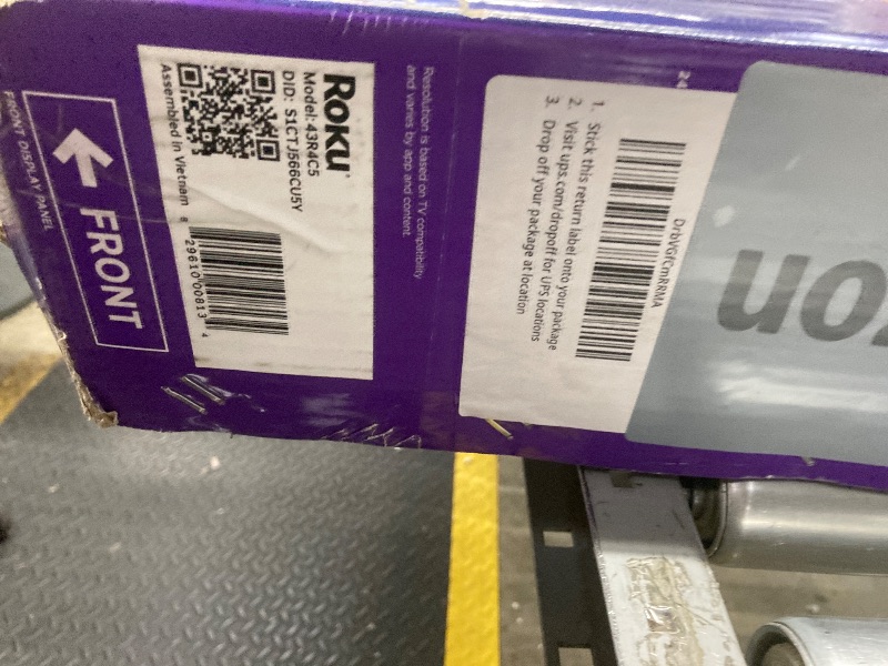 Photo 1 of **SCREEN BLINKS**Roku Smart TV 2025 – 43-Inch Select Series, 4K HDR TV – RokuTV with Enhanced Voice Remote – Flat Screen LED Television with Wi-Fi for Streaming Live Local News, Sports, Family Entertainment