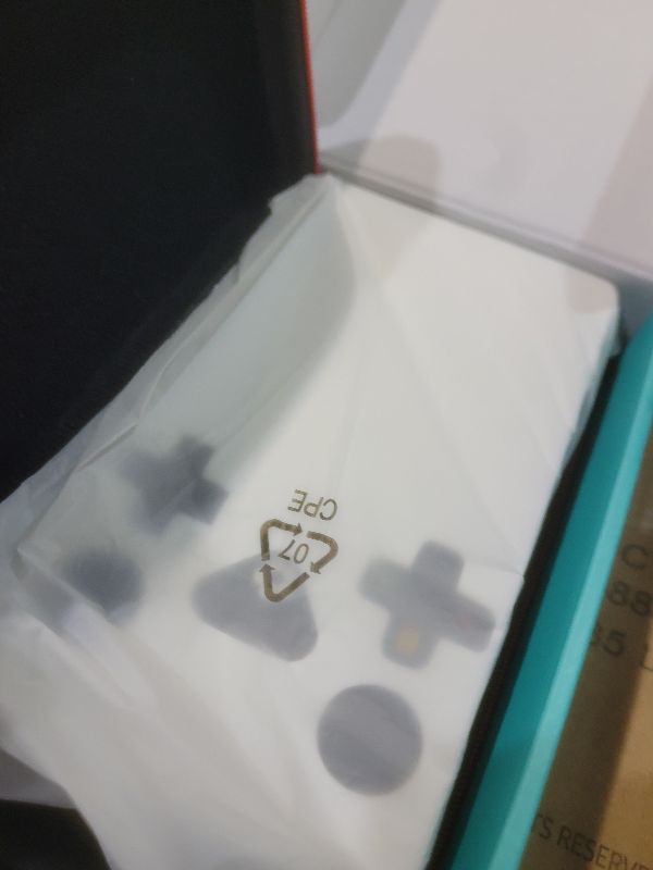 Photo 1 of ?R36MAX 4000mAh Portable Rechargeable Handheld Retro Game Console,Comfort Non-Slip Handheld Standing Retro Game Console with 64G TF Car,4.0-inch Screen,for Office,Purple Gray