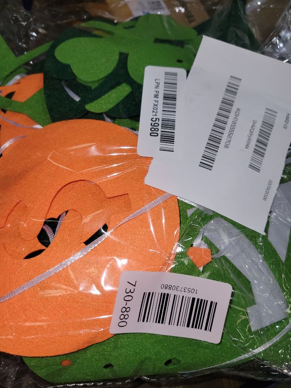 Photo 1 of 15Pcs St Patricks Day Decorations St Patricks Day Decor Pre-Assembled Shamrock Lucky Banner Clover Garland Banners Hanging Swirls for Irish Party Supplies Saint Patricks Day Decorations