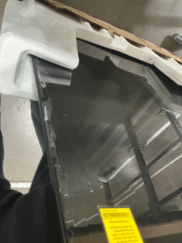 Photo 1 of BROKEN//FINAL SALE/ NO REFUNDS* Samsung 75-Inch Class Crystal UHD U8000F 4K Smart TV (2025 Model) Endless Free Content, Crystal Processor 4K, MetalStream Design, Knox Security, Alexa Built-in