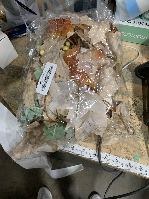 Photo 1 of 130PCS Natural Dried Pampas Grass Boho Home Decor Bouquet Phragmites Dried Flowers Bouquet for Wedding Floral Arrangements Home Decorations (130PCS)