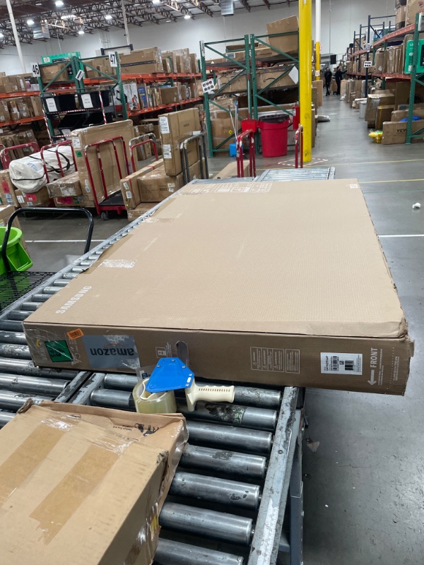 Photo 1 of ***DAMAGED***Samsung 75-Inch Class QLED Q7F Series Samsung Vision AI Smart TV (2025 Model, 75Q7F) Quantum HDR, Object Tracking Sound Lite, Q4 AI Gen1 Processor, 4K upscaling, Gaming Hub, Alexa Built-in